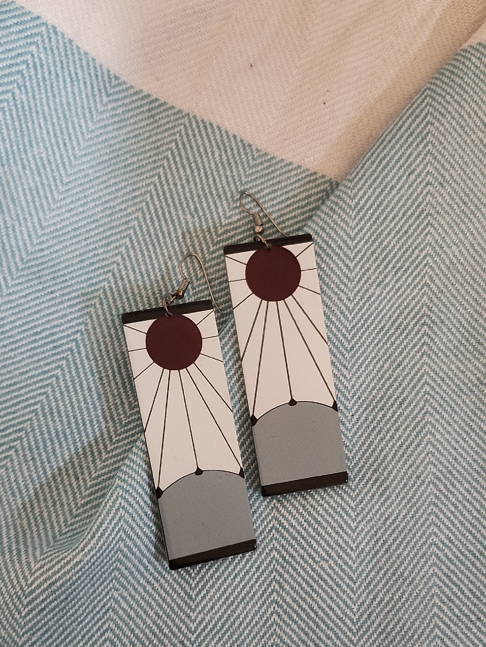 Tanjiro, Geometric Sunburst Rectangle Earrings – White, Gray & Burgundy